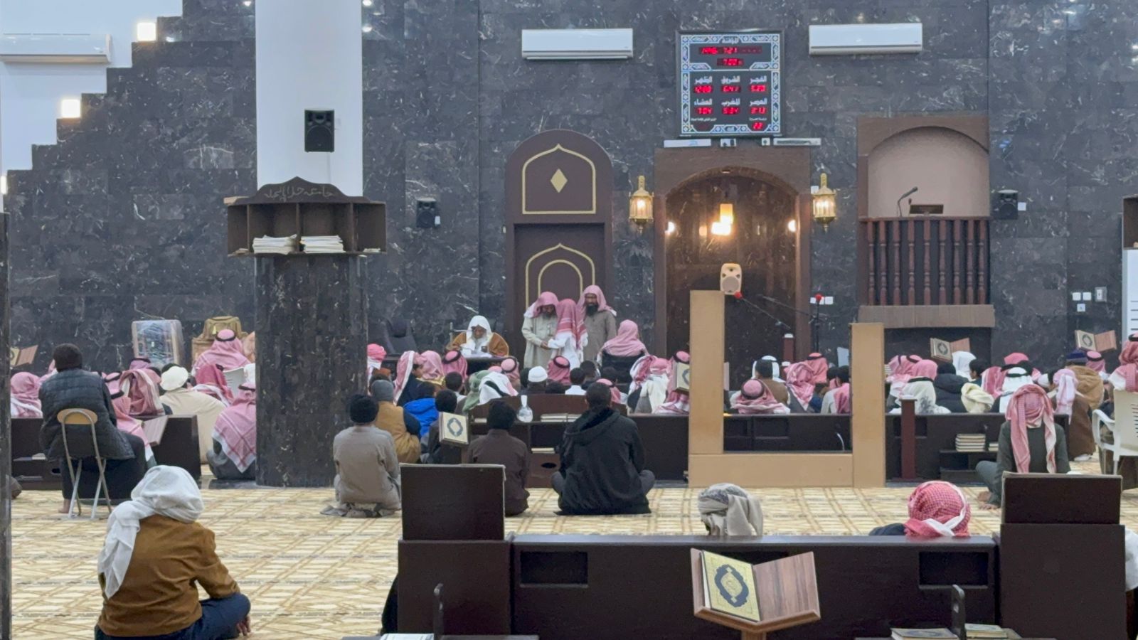 صورة رقم 8 من الألبوم